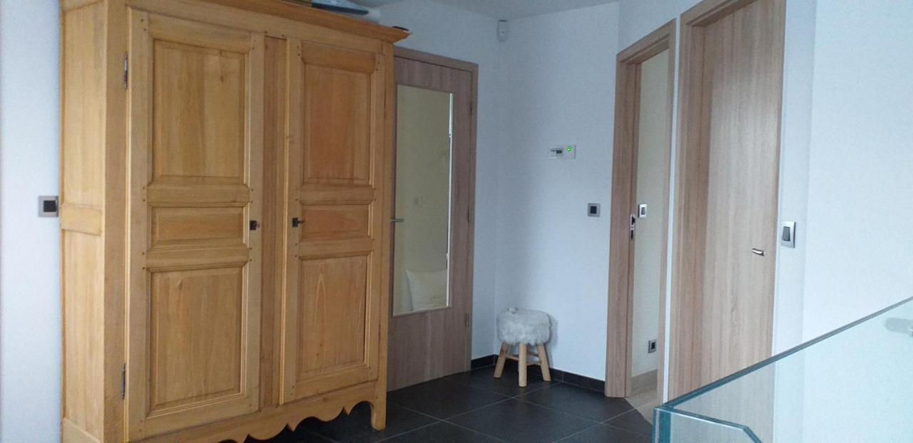 Chez Chantal - Appartement Privatif Yvoir Екстер'єр фото